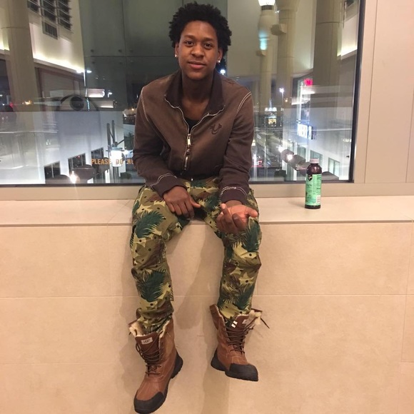 Meet your Posher, Larry - Picture 5 of 7